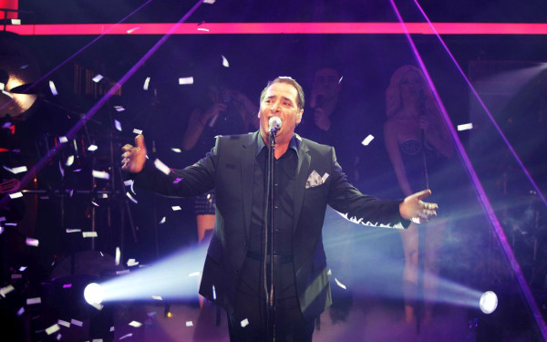 Το λαϊκό τραγούδι αποχαιρέτησε τον Βασίλη Καρρά - Τώρα χαμηλώστε τα φώτα... (βίντεο)