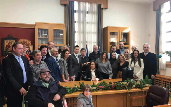 Καλαμαριά: Σε γιορτινή διάθεση στο δημαρχείο η πρώτη ημέρα της θητείας της νέας δημοτικής αρχής (φωτ.)