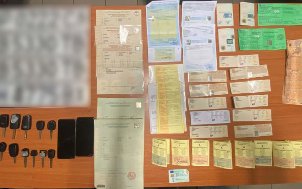 Θεσσαλονίκη: Αποδομήθηκε εγκληματική ομάδα που έβρισκε οχήματα για διακινητές μεταναστών - Πώς δρούσε