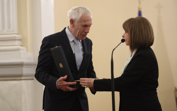 Στα αδέρφια - διερμηνείς που έχασαν τη ζωή τους στη Λιβύη ο Μεγαλόσταυρος του Τάγματος του Φοίνικος