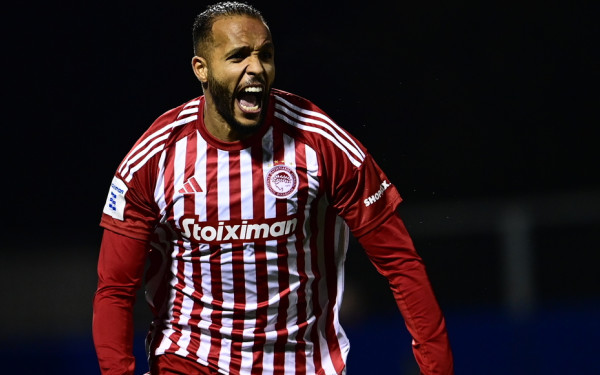 Super League: Διά πυρός και σιδήρου πέρασε από την Καισαριανή ο Ολυμπιακός (βίντεο)