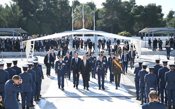 Με λαμπρότητα η τελετή παράδοσης - παραλαβής καθηκόντων Αρχηγού ΓΕΑ στην Σχολή Ικάρων (φωτ.)