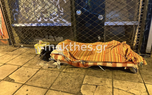 Σε 50 ανέρχονται οι άστεγοι στο κέντρο της Θεσσαλονίκης (βίντεο & φωτ.)