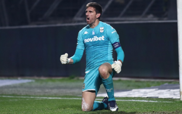 Κύπελλο: Ο Άρης απέκλεισε την ΑΕΚ στα πέναλτι και πάει φουλ για τελικό (βίντεο)