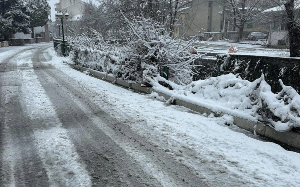 Φλώρινα: πέφτει χιόνι στα ορεινά