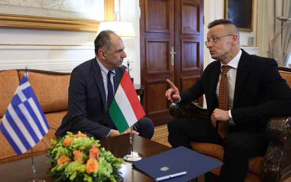 Γεραπετρίτης σε Ούγγρο ομόλογό του: «Ανάγκη αποκλιμάκωσης της κρίσης στη Μ. Ανατολή»