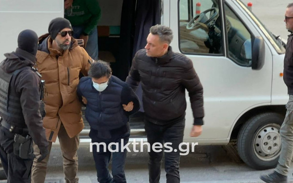 Γυναικοκτονία στην Καλαμαριά: Ενώπιον του ανακριτή οι δράστες (βίντεο & φωτ.)