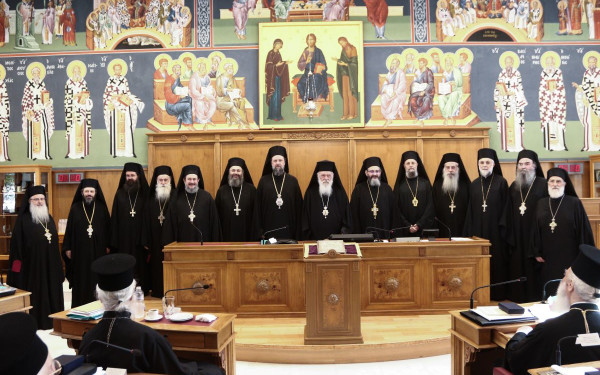 Ιερά Σύνοδος: Αντίθετη στο νομοσχέδιο για τα ομόφυλα ζευγάρια - «Η πρόταση της κυβέρνησης αλλάζει τον ορισμό του γάμου και της οικογένειας»