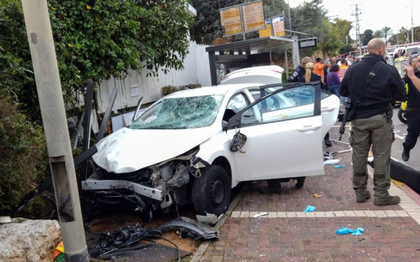 Τελ Αβίβ: Αυτοκίνητο έπεσε σε πλήθος και άγνωστος μαχαίρωσε πολίτες - Αναφορές για τραυματίες (βίντεο)