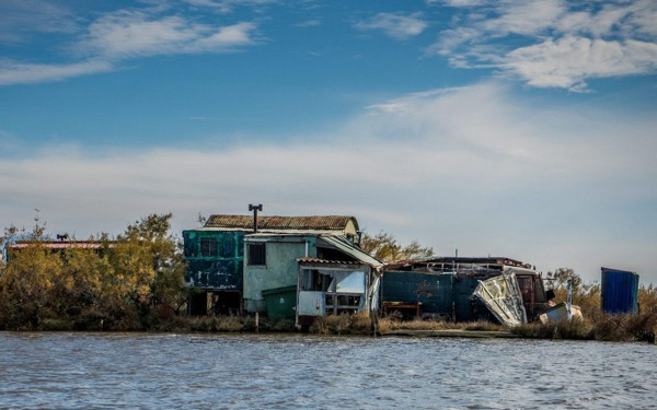 Ν. Ταγαράς: Έρχεται νομοθετική ρύθμιση για την προστασία των καλυβών του Δέλτα του Έβρου από τις κατεδαφίσεις