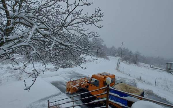 Στα Πιέρια, την Άνω και Μεσαία Μηλιά η επιχείρηση αποχιονισμού από το δήμο Κατερίνης