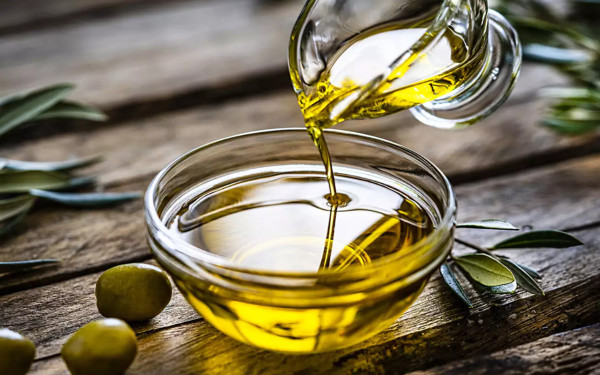 Ιταλοί και Ισπανοί σαρώνουν στις δημοπρασίες λαδιού - Η τιμή στα 10,1 και 10,7 ευρώ/κιλό