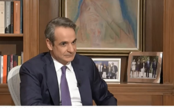 Μητσοτάκης για επίδομα γέννησης: «Βασική προτεραιότητα η στήριξη των οικογενειών με παιδιά»