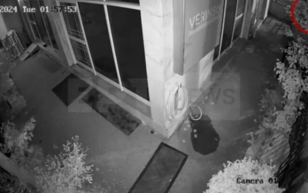 Θεσσαλονίκη - Γυναικοκτονία 41χρονης: Νέο βίντεο ντοκουμέντο με τους δράστες να μεταφέρουν το μπαούλο