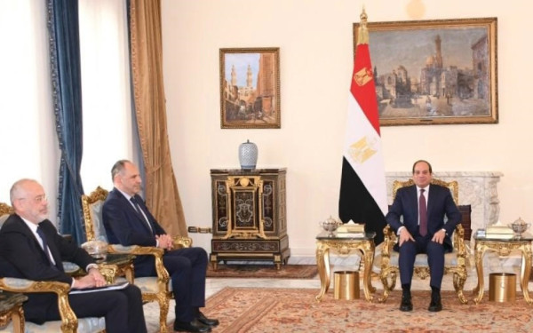 Σε εγκάρδιο κλίμα η συνάντηση του Γ. Γεραπετρίτη με τον Αιγύπτιο Πρόεδρο στο Κάιρο