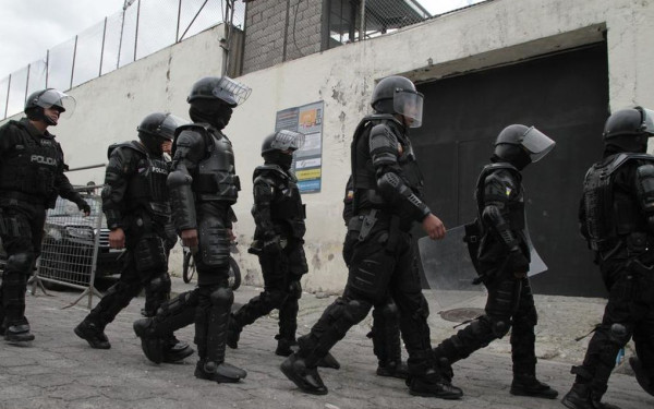 Ισημερινός: Οι δυνάμεις ασφαλείας ανακτούν 70 σπίτια που είχαν καταλάβει συμμορίες