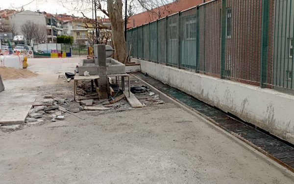 Θεσσαλονίκη: «Εργοτάξιο» το 2ο και 4ο Δημοτικό Πεύκων (φωτ.)