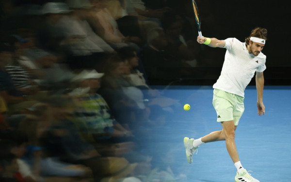 Τένις: Ο Τσιτσιπάς αποκλείστηκε από το Αυστραλιανό Όπεν και μετά το φιλοσόφησε (βίντεο)