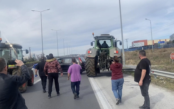Θεσσαλονίκη: Επέστρεψαν στα Μουδανιά οι αγρότες, άνοιξε ο δρόμος για Χαλκιδική - Δείτε βίντεο