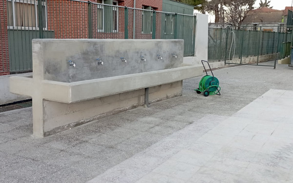 Ολοκληρώθηκαν οι εργασίες αποκατάστασης στο 2ο & 4ο Δημοτικό Σχολείο Πεύκων (φωτ.)