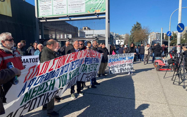 Βουλή - προϋπολογισμός: Αντιδράσεις της αντιπολίτευσης για την πρόσκληση του πρωθυπουργού στους αγρότες