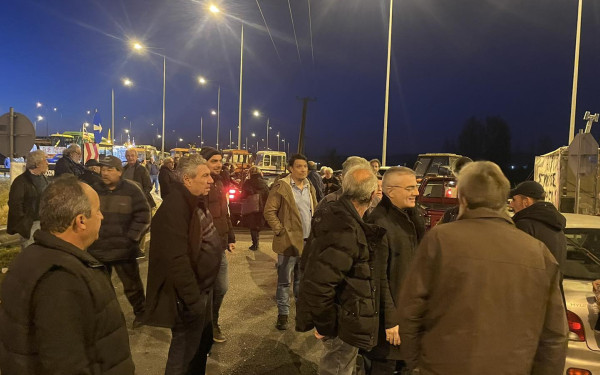 Στα μπλόκα Πλατυκάμπου και Ε-65 ευρωβουλευτές του ΚΚΕ