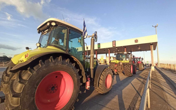 Θεσσαλονίκη: «Έφοδος» των αγροτών με 50 τρακτέρ σήμερα το πρωί στο ΥΜΑΘ - Μπλόκο και σε Στρυμονικό και Δερβένι