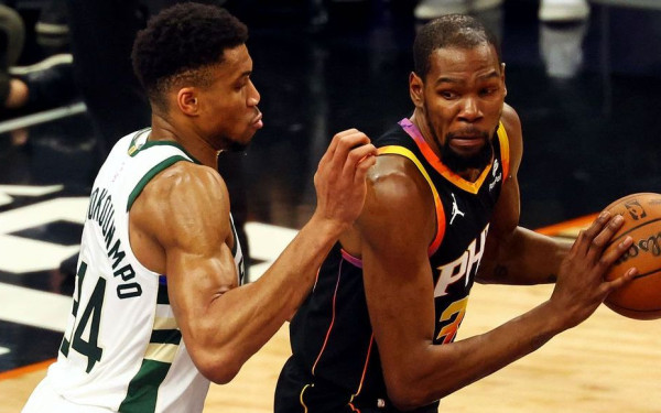 ΝΒΑ: Έχασαν ξανά οι Μπακς, τραυματίστηκε ο Μίντλετον (βίντεο)