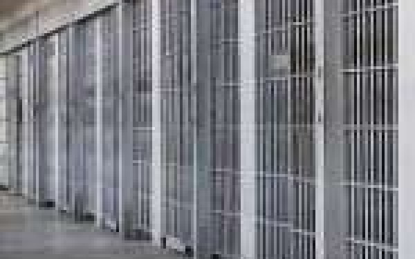 Περισσότερα θεραπευτικά προγράμματα φαρμακευτικής υποκατάστασης στα σωφρονιστικά καταστήματα για εξαρτημένους κρατούμενους