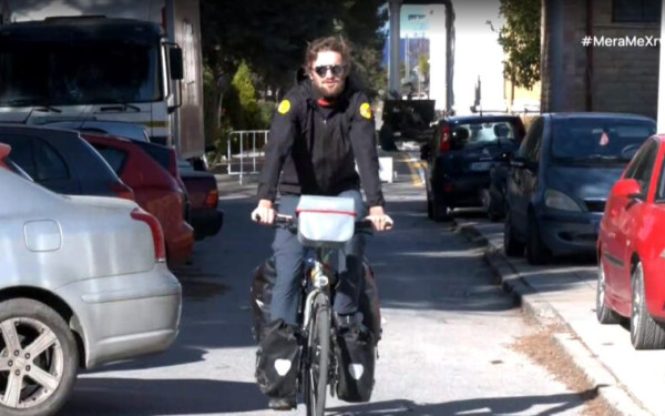 Γάλλος που ταξιδεύει από το Παρίσι στην Κίνα με ποδήλατο, κάνει στάση στη Θεσσαλονίκη - Δείτε βίντεο