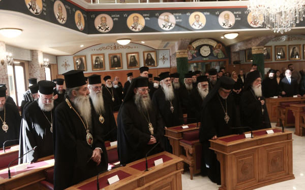 Διαρκής Ιερά Σύνοδος: Oρισμός των Συνοδικών Συνδέσμων στις αντίστοιχες Επιτροπές και 660.000 ευρώ σε υποτροφίες