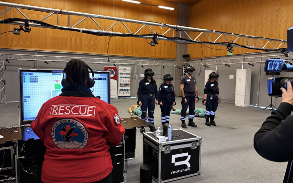 Θεσσαλονίκη: Οι διασώστες της ΕΟΔ εκπαιδεύονται με συσκευές VR