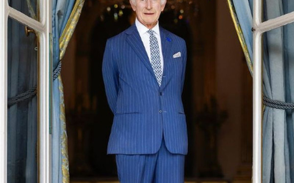 Βασιλιάς Κάρολος: «Μουδιασμένη» η Βρετανία από την είδηση ότι διαγνώστηκε με καρκίνο