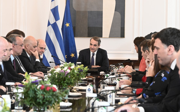 Κυβέρνηση: Οι αγροτικές και οι φοιτητικές κινητοποιήσεις τα δύο «αγκάθια»