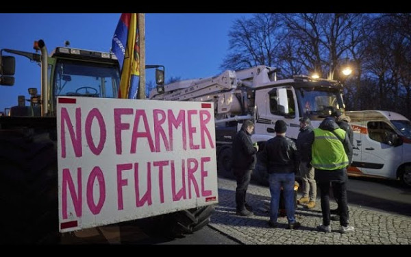 Ελβετία: Τρακτέρ κατέβηκαν στους δρόμους στη Γενεύη, στην πρώτη κινητοποίηση των αγροτών στη χώρα