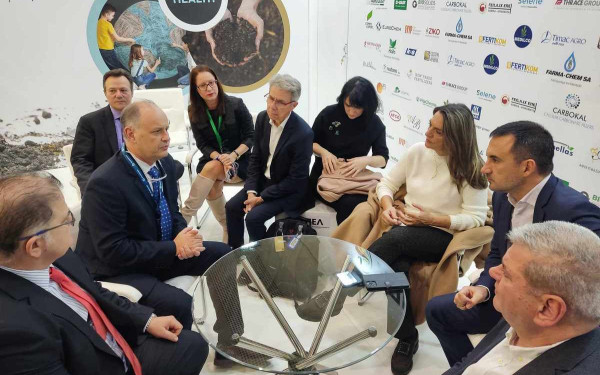 Η βόλτα Χαρίτση στην Agrotica: Συνάντηση με τους παραγωγούς λιπασμάτων και εκπαιδευτικούς φορείς