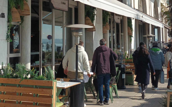 Θεσσαλονίκη: Σαφάρι ελέγχων για τα τραπεζοκαθίσματα από τον Δήμο - Δείτε φωτογραφίες