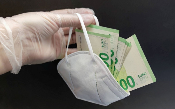 Ιστορίες πίσω από λίστες αναμονής και φακελάκια στα νοσοκομεία