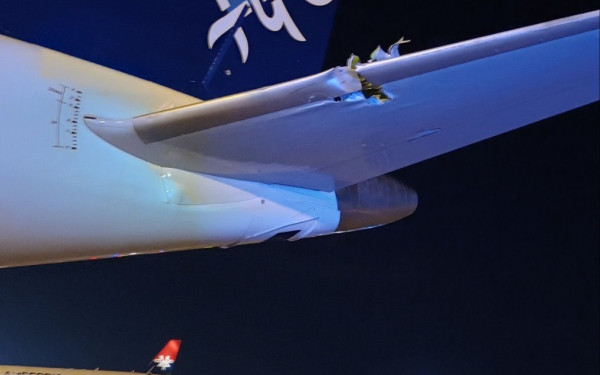 Σύγκρουση αεροπλάνου ελληνικής εταιρείας με 106 επιβάτες στο αεροδρόμιο του Βελιγραδίου (βίντεο)