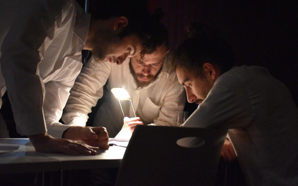 Θεσσαλονίκη: Εντυπωσίασε και επιστρέφει η θεατρική παράσταση «Γράμμα στον πατέρα» στο Γκέτε (φωτ.)