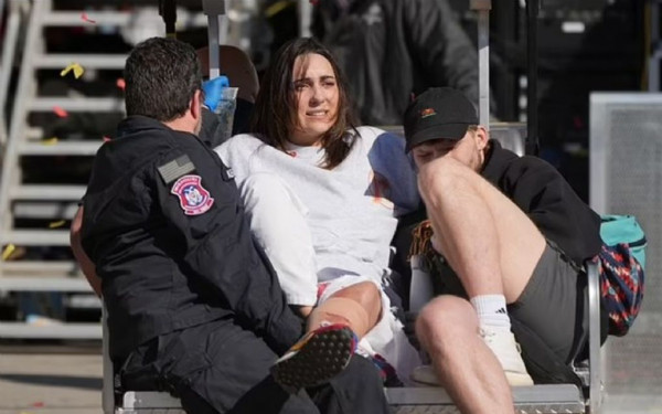 Πυροβολισμοί στην παρέλαση στο Κάνσας μετά την παρέλαση για το Super Bowl (βίντεο)