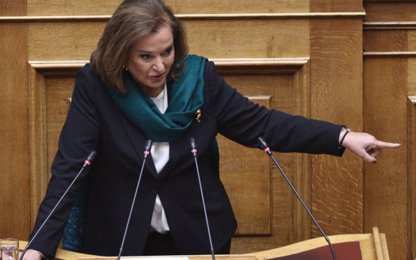 Ντ. Μπακογιάννη για την υπόθεση του Κολωνού: «12 χρονών συναίνεσε;»