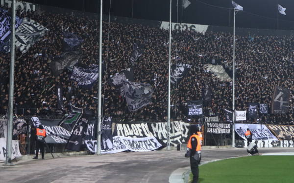Θεσσαλονίκη: Συνελήφθη οπαδός που πέταξε κροτίδα στο ντέρμπι ΠΑΟΚ-Ολυμπιακός