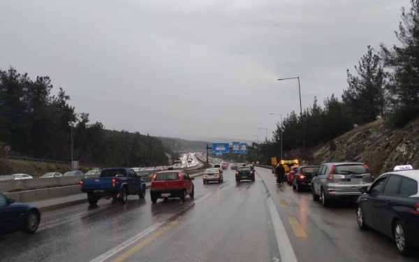 Θεσσαλονίκη: Τροχαίο στην Περιφερειακή Οδό - Μεγάλες καθυστερήσεις στο ρεύμα προς δυτικά