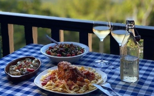 Ταβέρνα Όλυμπος: Παραδοσιακό φαγητό με σπιτική αύρα στους πρόποδες του Ολύμπου