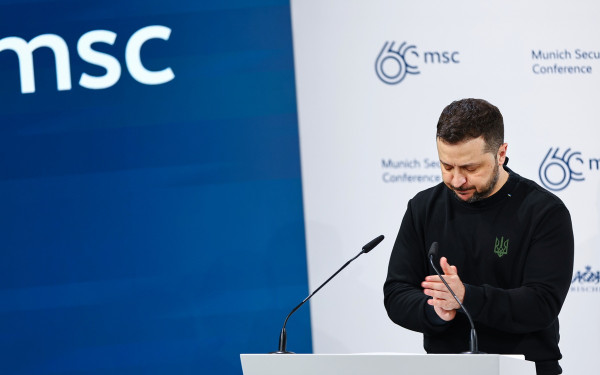 Μόναχο: Ο Ζελένσκι και κάλεσε τον Τραμπ να επισκεφθεί μαζί του το μέτωπο