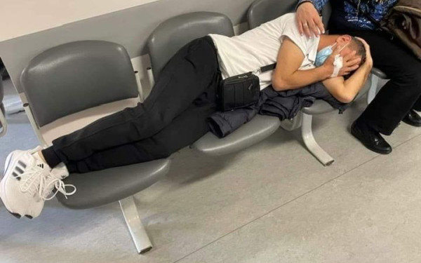 Θεαγένειο: Παράσταση διαμαρτυρίας γιατρών για τον ασθενή... στις καρέκλες