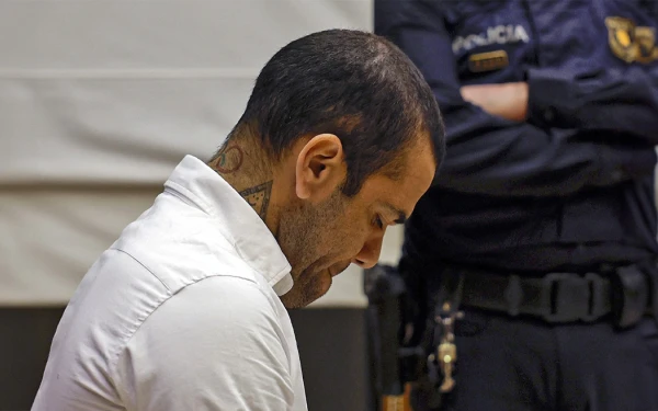 Σε φυλάκιση χωρίς αναστολή καταδικάστηκε ο Ντάνι Άλβες - Κρίθηκε ένοχος για βιασμό 23χρονης