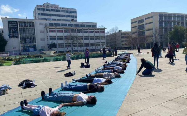 Τέμπη: Οι φιγούρες 57 ανθρώπων αποτυπώθηκαν σε πανί στο ΑΠΘ - Μήνυμα μνήμης και Δικαιοσύνης (φωτ.)