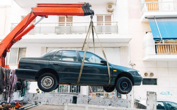 Βουλή: Στην ολομέλεια οι ρυθμίσεις για τα ανασφάλιστα και αδρανή οχήματα